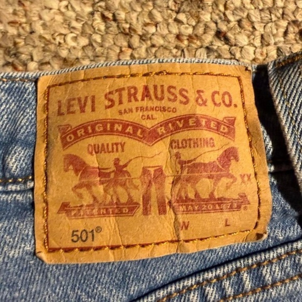 Vintage Levi's 501 XX light wash denim cutoff shorts button fly raw hem - Picture 3 of 6